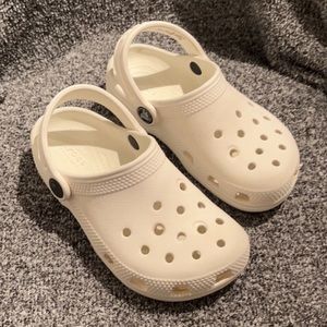 Kids White Crocs. Size: 11